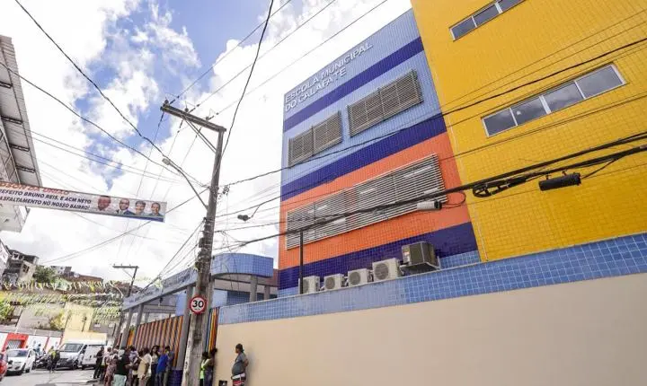 Prefeitura entrega duas escolas reconstruídas na Fazenda Grande do Retiro com R$ 21,7 milhões em Salvador