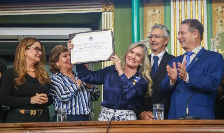 Presidente da AL-BA é homenageada com a medalha Thomé de Souza na Câmara Municipal de Salvador 