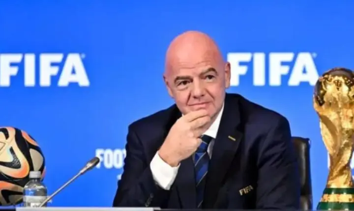 Presidente das Ligas Europeias diz que Infantino “não tem futuro” na Fifa e cobra reforma