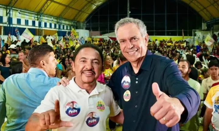 Roberto Carlos lota ginásio em Juazeiro para apresentar Félix Mendonça Júnior como candidato