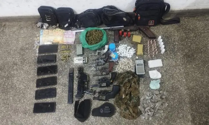 Seis suspeitos morrem após confronto com policiais em Una; armas e drogas são apreendidas