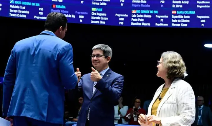 Senado aprova MP do Frete com mudanças no piso salarial nacional dos caminhoneiros; texto vai à sanção