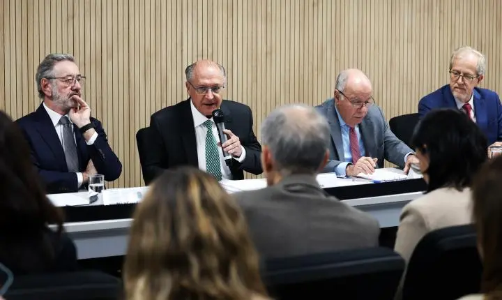 Setores atingidos por tarifaço dos EUA terão novo plano de socorro