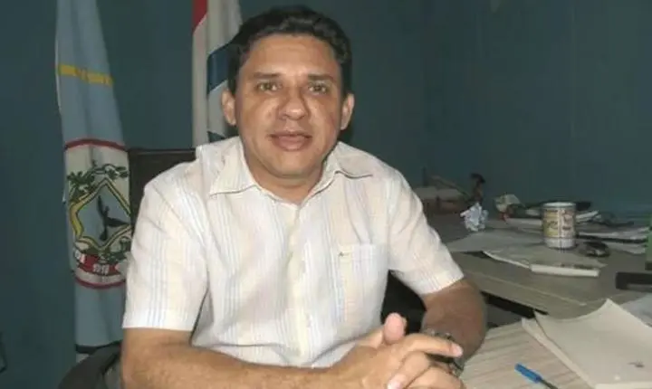 TCM ordena que ex-prefeito de Urandi devolva R$ 1,7 milhão por irregularidades em contratos