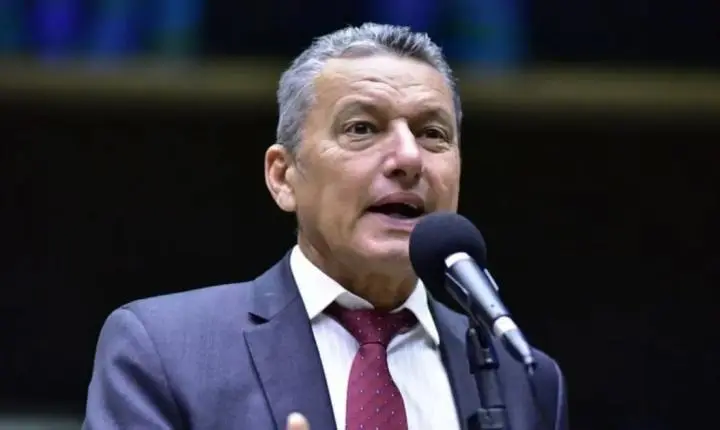 TCU condena Charles Fernandes a ressarcir R$ 130 mil por irregularidades em Guanambi