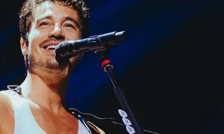 Tiago Iorc celebra os dez anos do sucesso de ´Troco Likes´ com show na capital baiana!