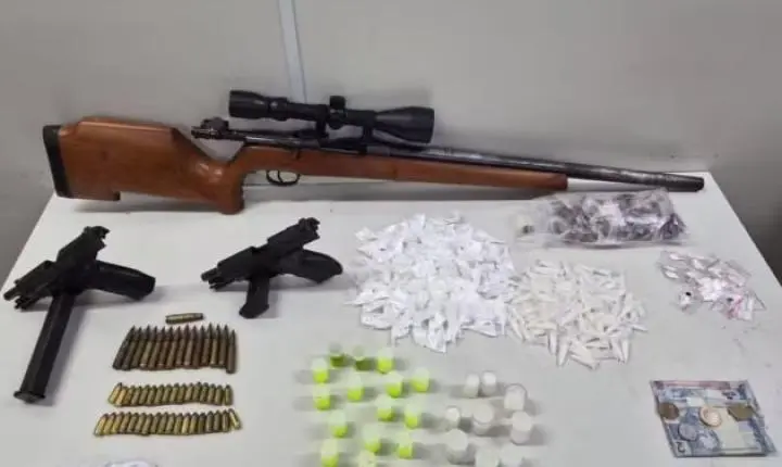 Três homens morrem após confronto com policiais militares em Salvador; fuzil, pistolas e drogas são apreendidos