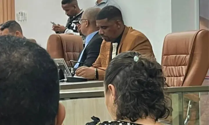 Vereador investigado por violência doméstica reassume mandato em Santo Antônio de Jesus