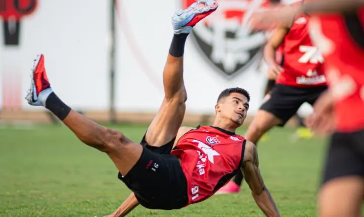 Vitória inicia preparação para decisão contra o Vasco na Copa do Brasil 