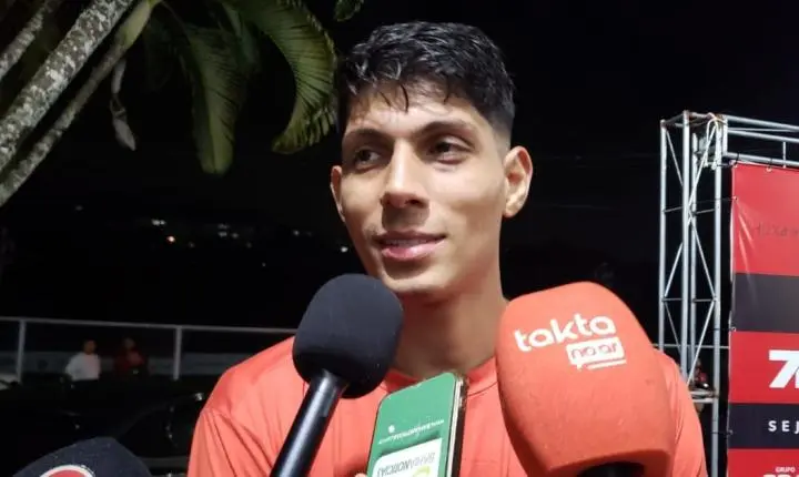 Zé Vitor defende elenco após vitória sobre o Grêmio e projeta fim de jejum fora de casa